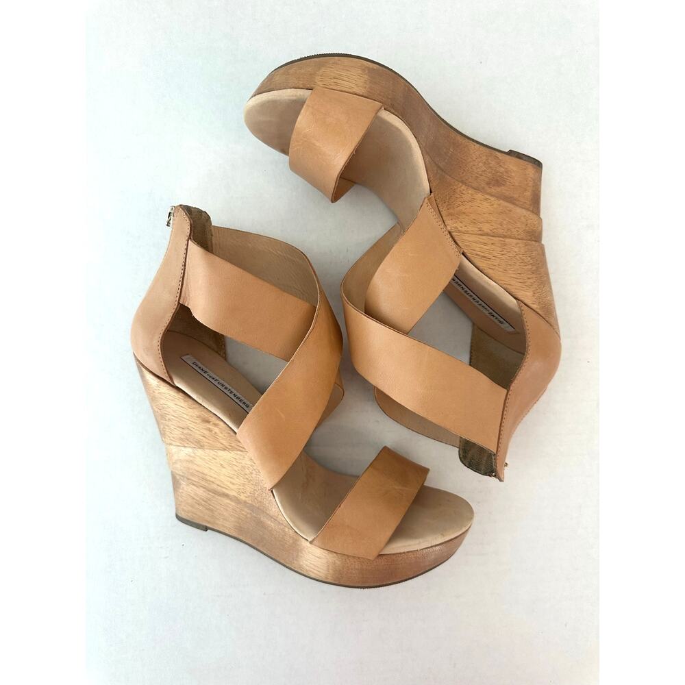 RARE Size 10 Diane von Furstenberg "Opal" Leather Wooden Wedge Sandals